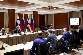 О визите делегации во главе с Заместителем Министра промышленности и торговли Российской Федерации А.В.Груздевым